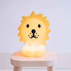 Lion Lamba First Light