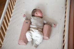 Yan Yatma yastığı, Old pink