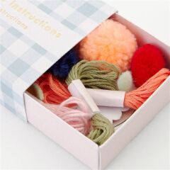 Meri Meri - Bunny Embroidery Kit - Tavşanlı Nakış İşleme Seti