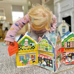 Nosy Crow  Christmas Street