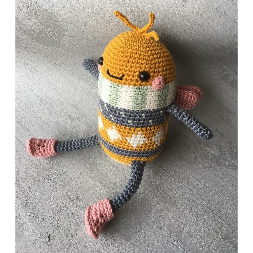 Örgü Bebek, Arı Maya